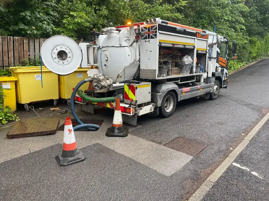CDS jetting truck on site at Pendleside Hospice, Burnley